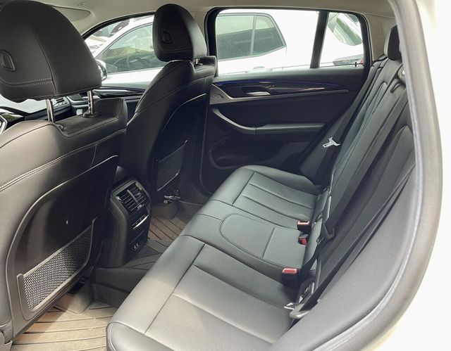 BMW寶馬 X4 XDRIVE20I  第6張相片