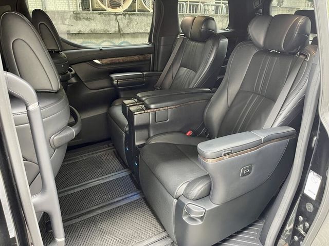 TOYOTA豐田 ALPHARD  第7張相片