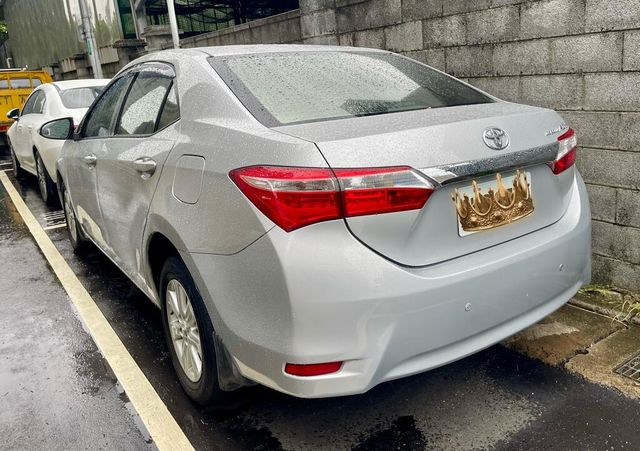 TOYOTA豐田 ALTIS  第2張相片