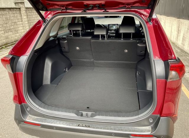 TOYOTA豐田 RAV4  第7張相片