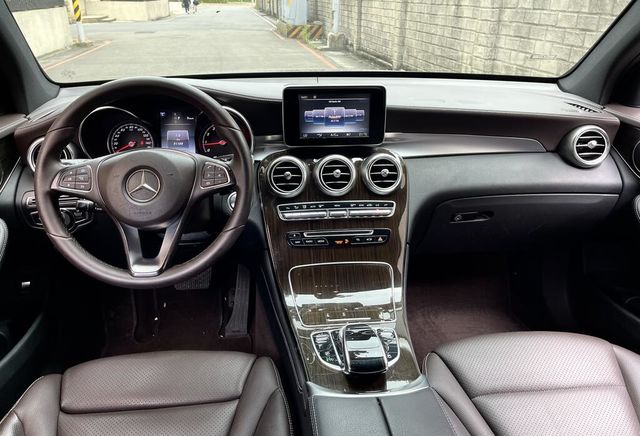 M-BENZ賓士 GLC300  第3張相片