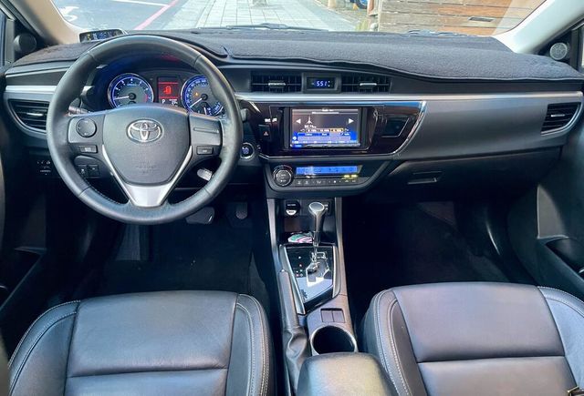 TOYOTA豐田 ALTIS  第3張相片