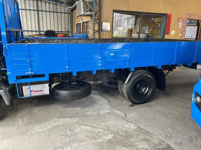 MITSUBISHI三菱 CANTER  第2張相片
