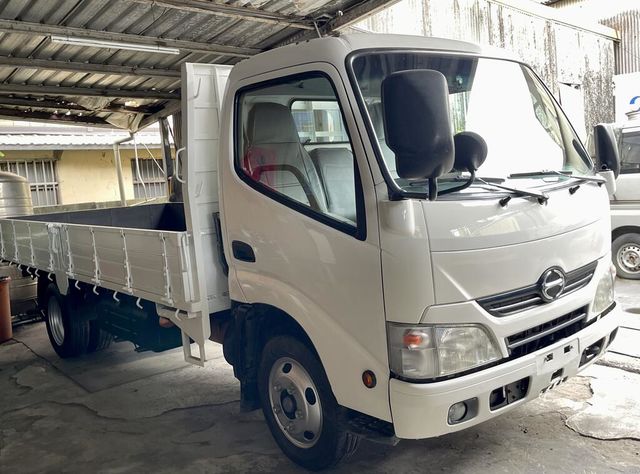 HINO日野 300  第1張相片