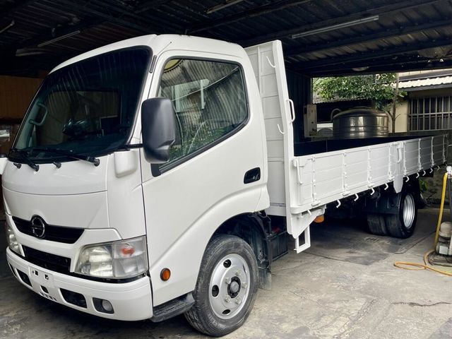 HINO日野 300  第2張相片
