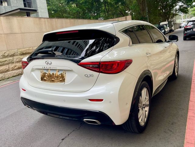 INFINITI無限 Q30  第2張相片