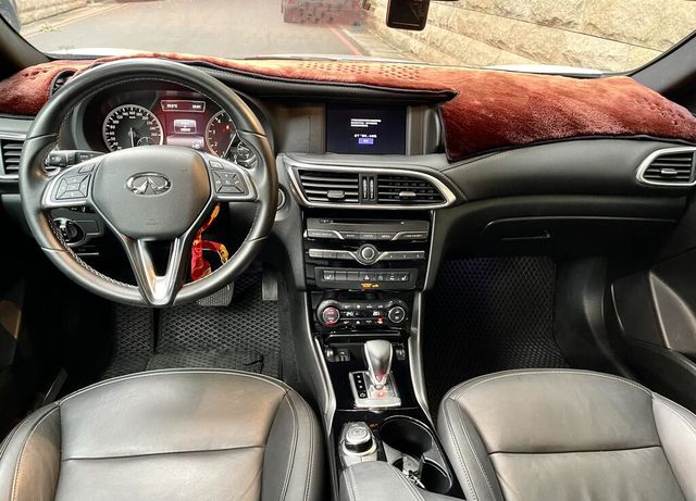INFINITI無限 Q30  第3張相片