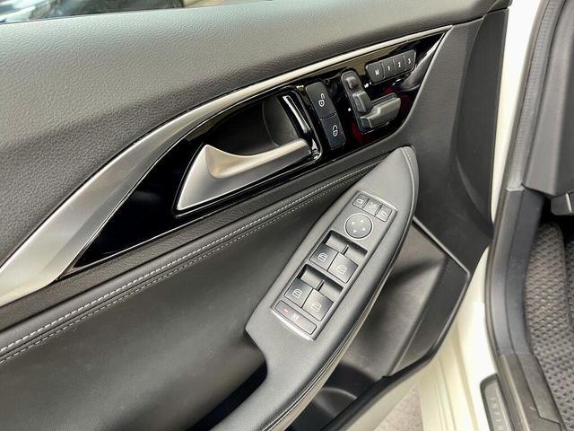 INFINITI無限 Q30  第7張相片