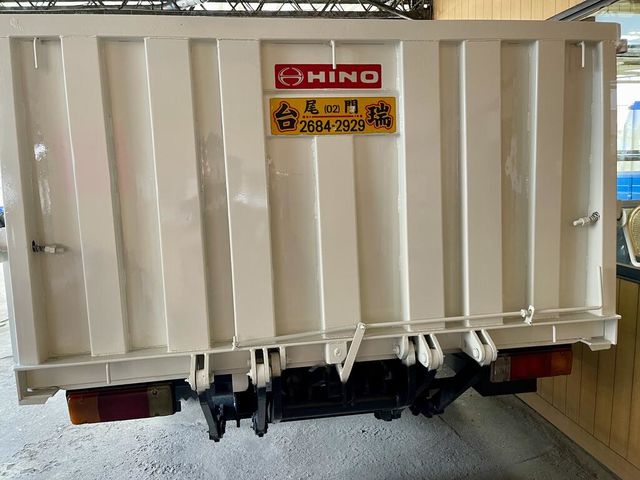 HINO日野 300  第3張相片