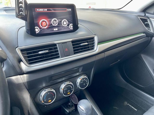 MAZDA馬自達 MAZDA 3  第7張相片