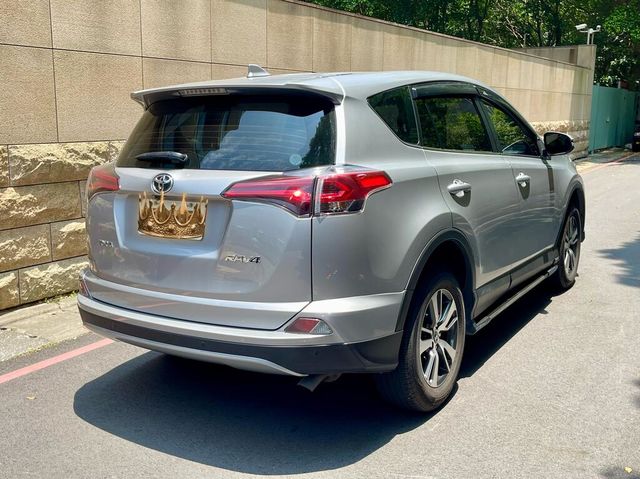 TOYOTA豐田 RAV4  第2張相片