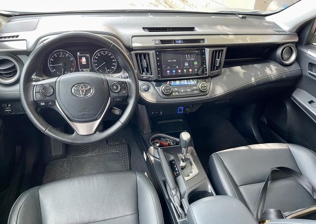TOYOTA豐田 RAV4  第3張相片