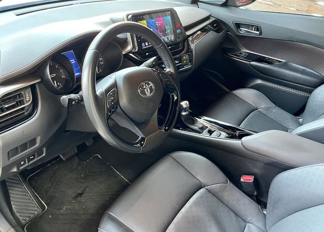 TOYOTA豐田 C-HR  第4張相片