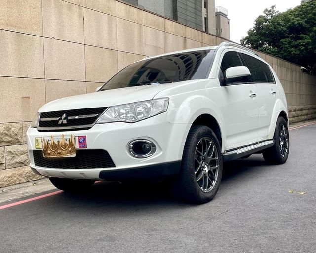 MITSUBISHI三菱 OUTLANDER  第1張相片