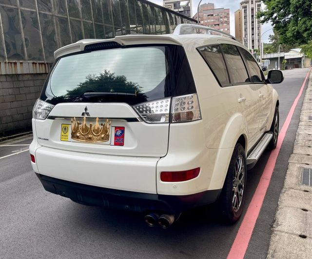 MITSUBISHI三菱 OUTLANDER  第2張相片