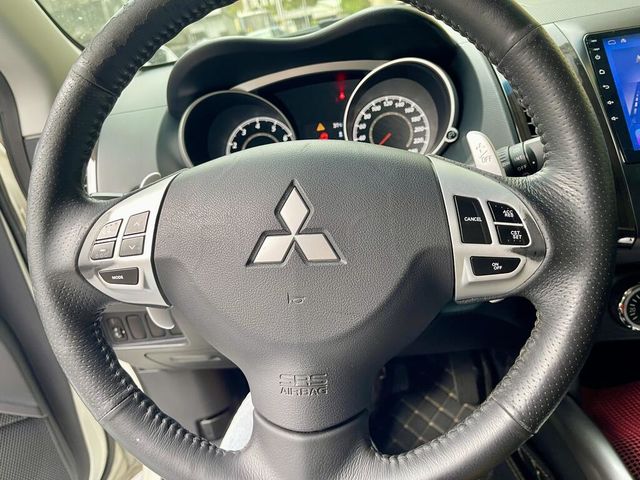MITSUBISHI三菱 OUTLANDER  第4張相片
