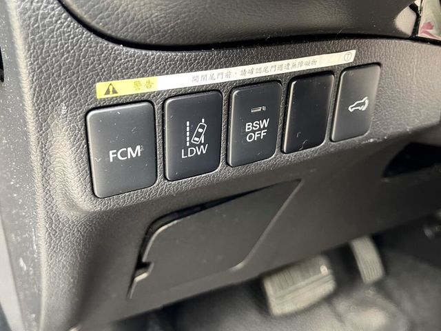 MITSUBISHI三菱 OUTLANDER  第5張相片