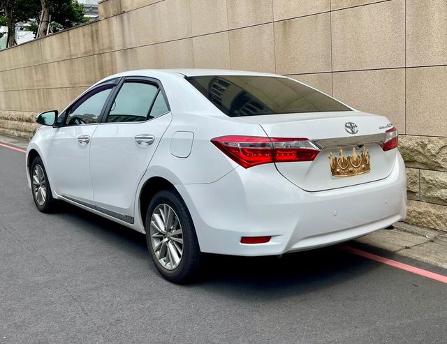 TOYOTA豐田 ALTIS  第2張相片