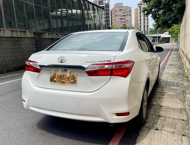 TOYOTA豐田 ALTIS  第3張相片