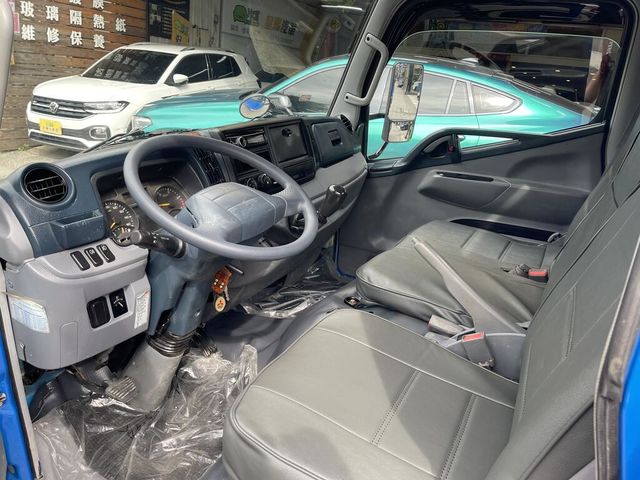 MITSUBISHI三菱 CANTER  第7張相片