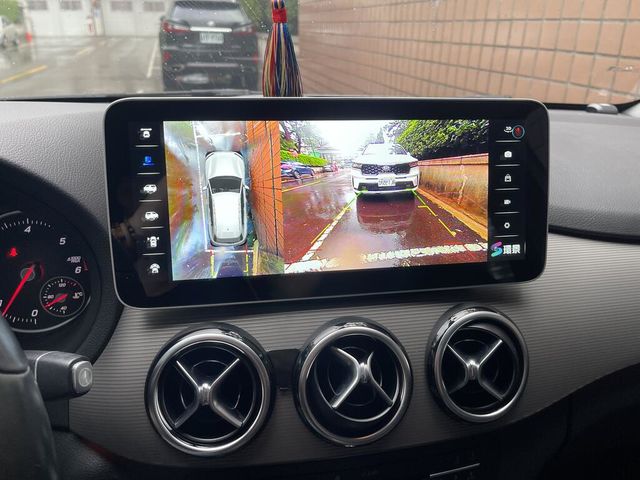 M-BENZ賓士 B200  第6張相片