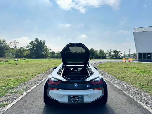 BMW寶馬 I8  第6張相片
