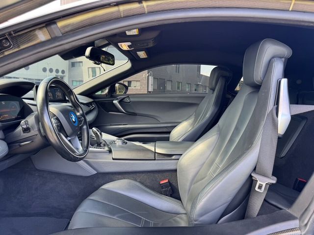 BMW寶馬 I8  第17張相片