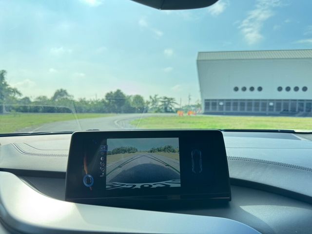 BMW寶馬 I8  第19張相片