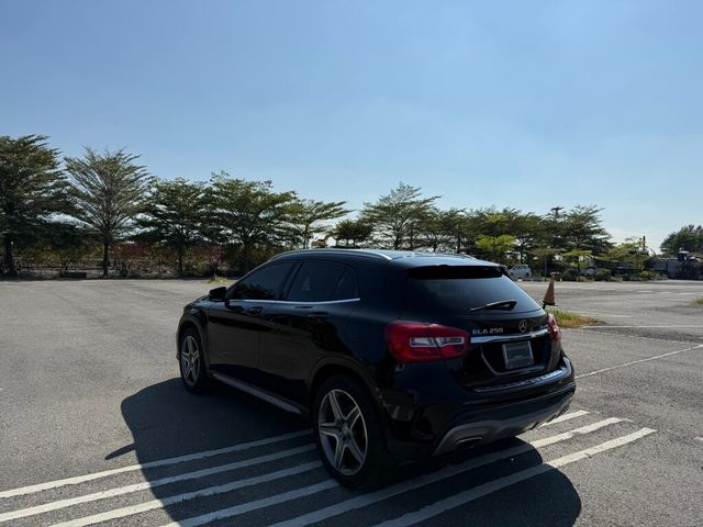 M-BENZ賓士 GLA250  第4張相片