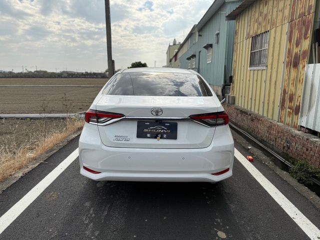 TOYOTA豐田 ALTIS  第3張相片