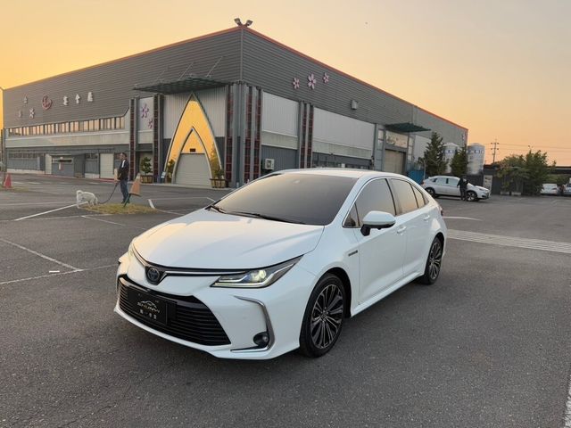 TOYOTA豐田 COROLLA ALTIS HYBRID  第1張相片