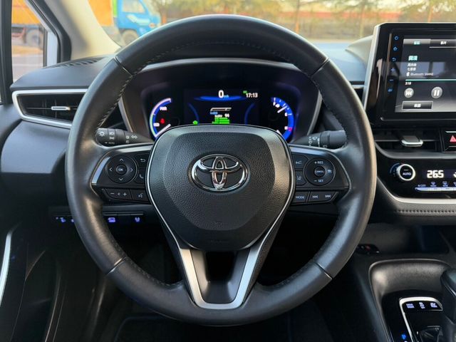 TOYOTA豐田 COROLLA ALTIS HYBRID  第11張相片