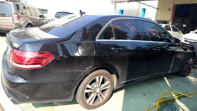 M-BENZ賓士 E220D  第4張相片