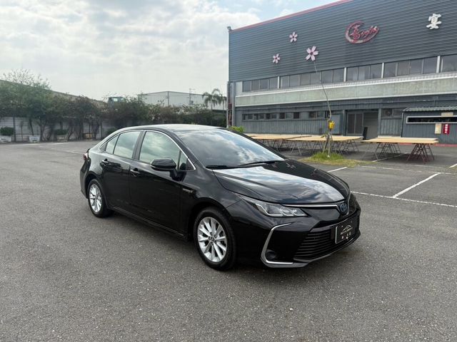 TOYOTA豐田 COROLLA ALTIS HYBRID  第3張相片