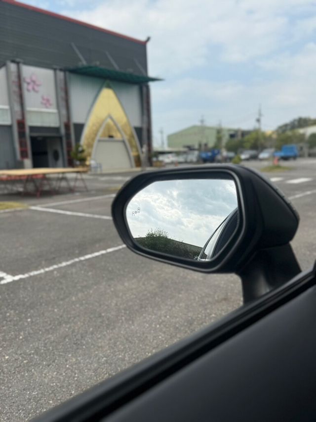TOYOTA豐田 COROLLA ALTIS HYBRID  第9張相片