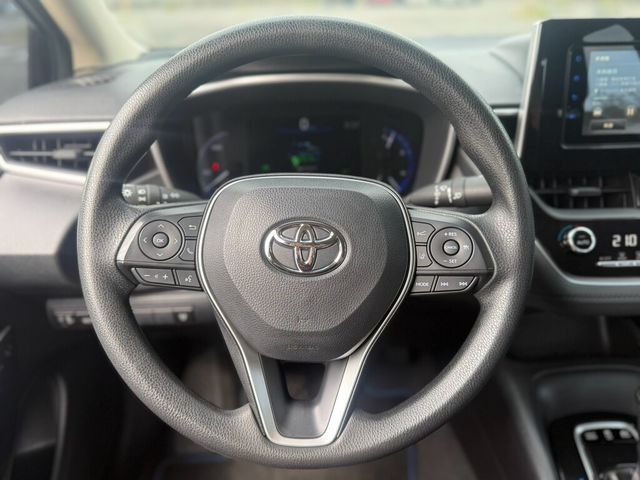 TOYOTA豐田 COROLLA ALTIS HYBRID  第13張相片