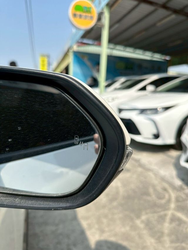 TOYOTA豐田 COROLLA ALTIS HYBRID  第3張相片