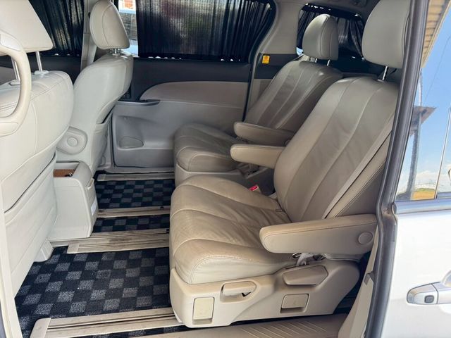 TOYOTA豐田 PREVIA  第6張相片
