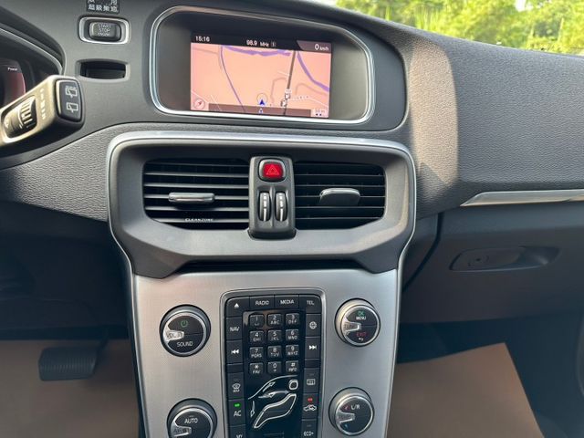 2018年VOLVO V40 2.0柴油 一級省油車  第10張相片