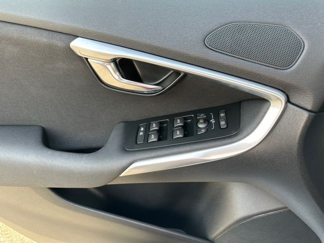2018年VOLVO V40 2.0柴油 一級省油車  第11張相片