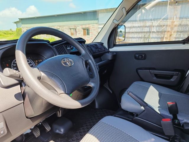 2024年 TOYOTA TOWN ACE 白1.5 自排 宛如新車  第9張相片