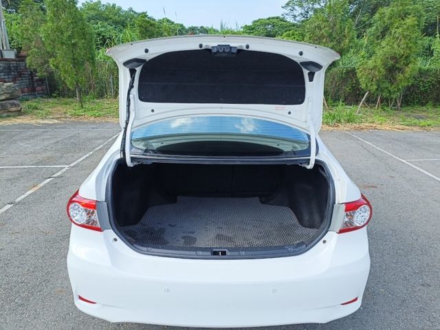 2011年 TOYOTA ALTIS 1.8白 大家最愛的國民省油車  第10張相片