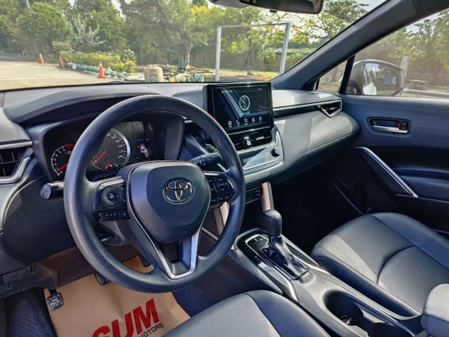 2021年 TOYOTA COROLLA CROSS 白 1.8 大空間休旅車 上山下海露營絕配~~  第16張相片