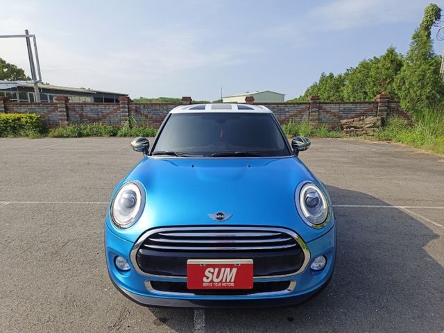 2016年 MINI HATCH 5D COOPER原版件 許多女生愛的可愛小車車  第2張相片