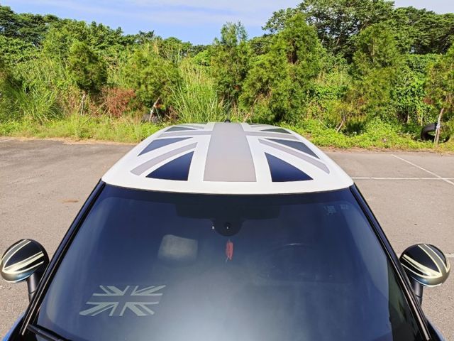 2016年 MINI HATCH 5D COOPER原版件 許多女生愛的可愛小車車  第11張相片