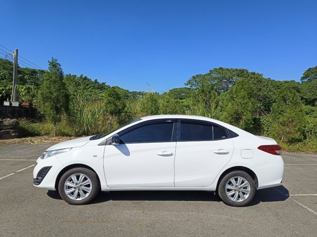 2021年TOYOTA VIOS 1.5 白 國民愛的小轎車 省油省稅  第4張相片