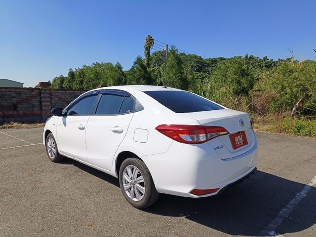 2021年TOYOTA VIOS 1.5 白 國民愛的小轎車 省油省稅  第5張相片