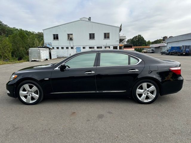 2008年 LEXUS LS460L 超稀有高級房車  跑少少的  車況漂亮  第4張相片