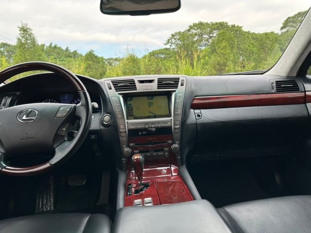 2008年 LEXUS LS460L 超稀有高級房車  跑少少的  車況漂亮  第10張相片