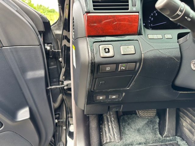 2008年 LEXUS LS460L 超稀有高級房車  跑少少的  車況漂亮  第11張相片